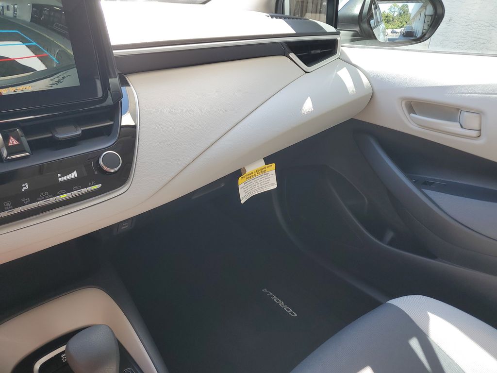 2025 Toyota Corolla LE photo 24