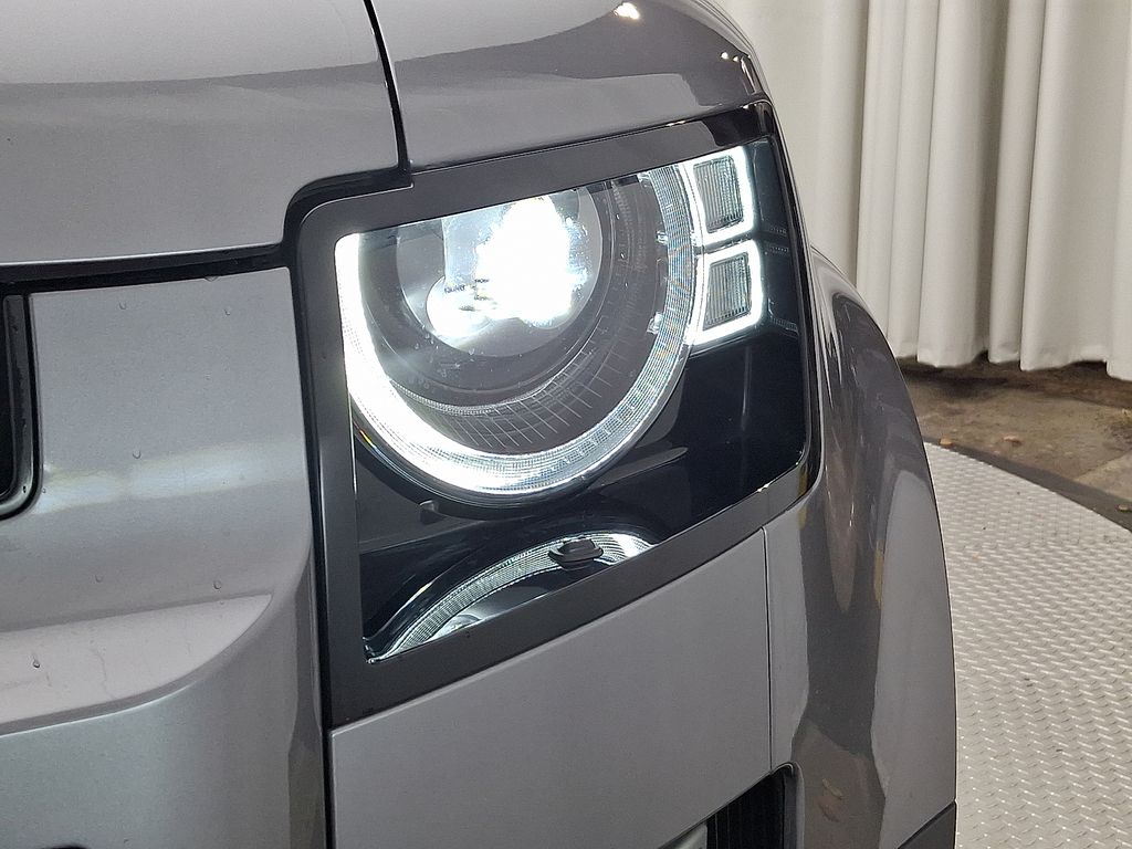 Thumbnail: 2024 Land Rover Defender - 9