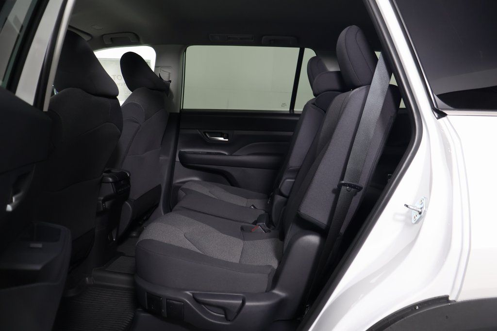 Thumbnail: 2026 Toyota Grand Highlander - 6