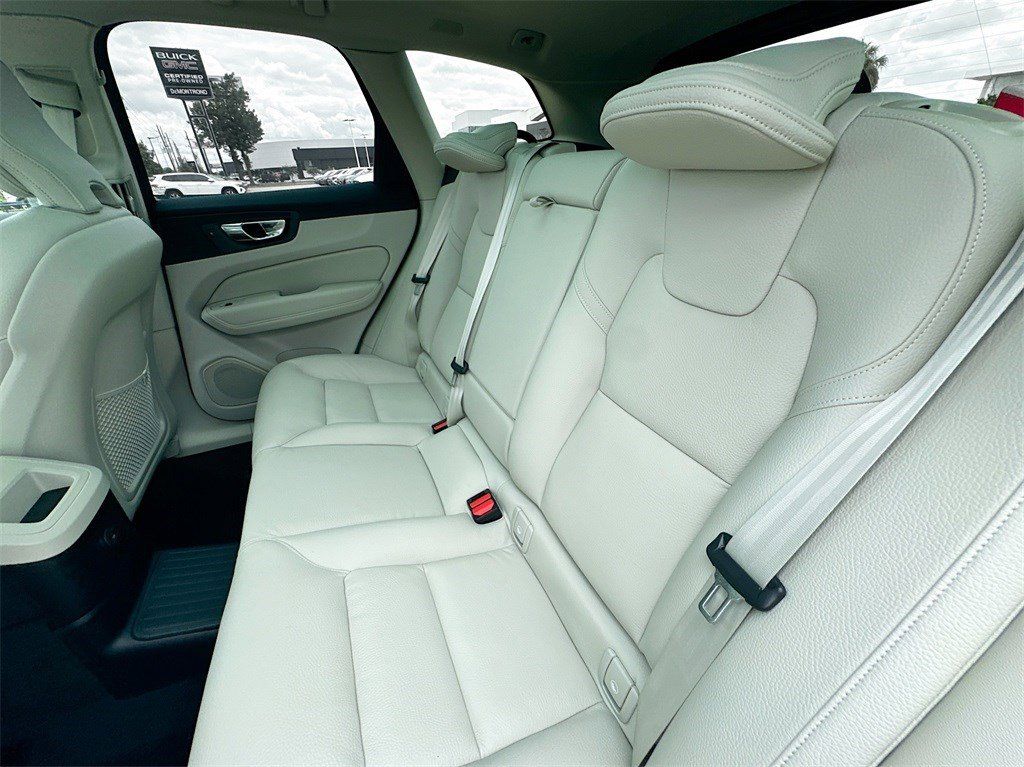 New 2025 Crystal White Volvo T8 Plus image 26