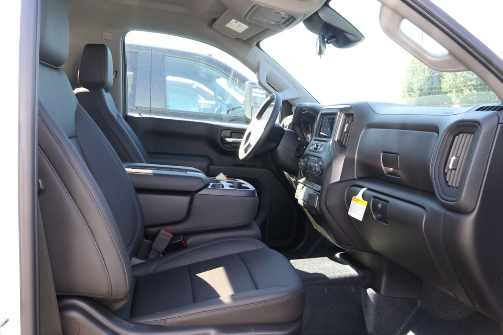 Thumbnail: 2026 Chevrolet Silverado 1500 - 32