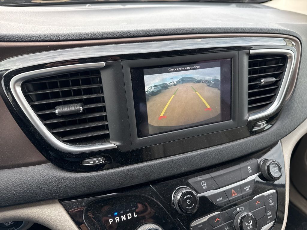 2021 Chrysler Voyager