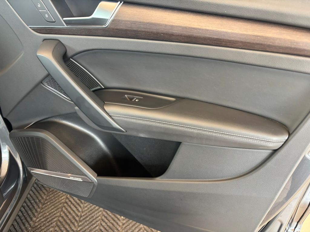 2023 Audi Q5 Sportback 45 S line Premium Plus