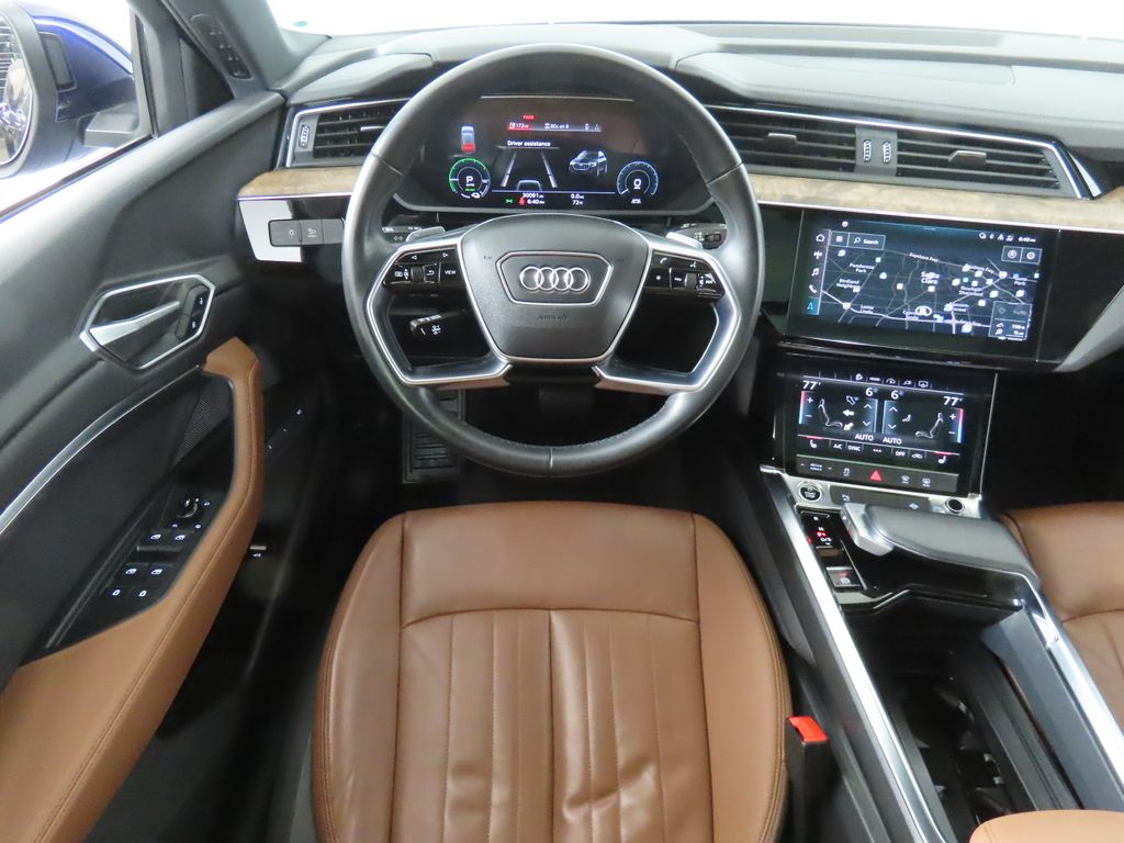 Thumbnail: 2022 Audi e-tron - 12