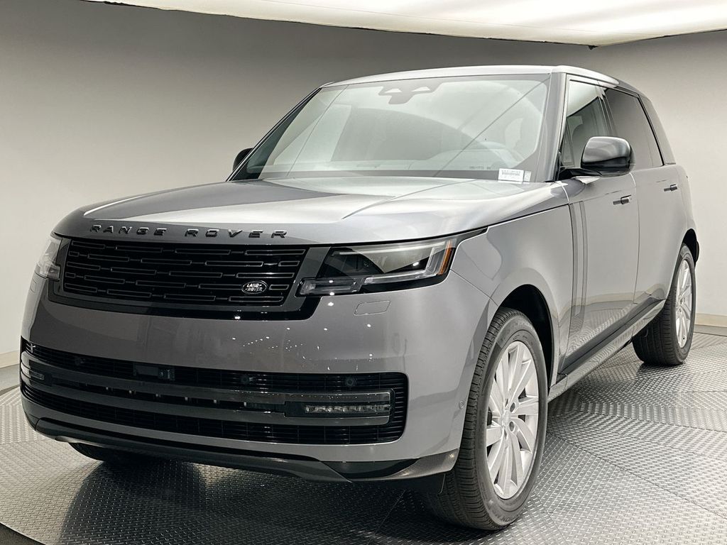 2025 Land Rover Range Rover SE Hero Image