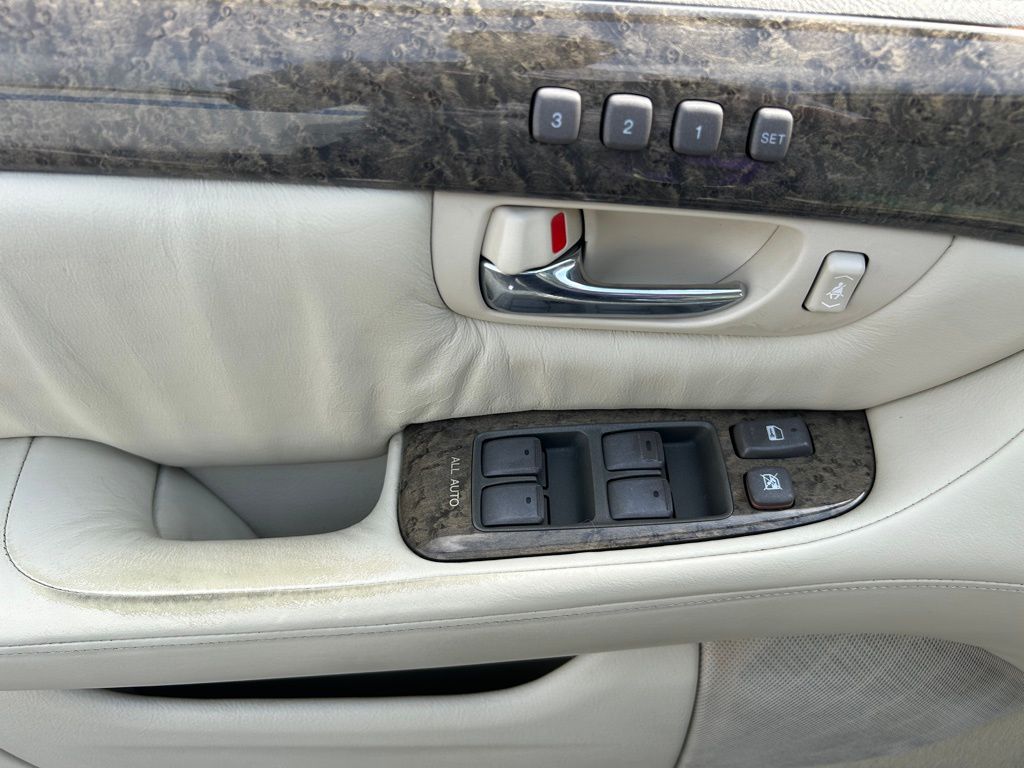 Thumbnail: 2003 Lexus LS - 27