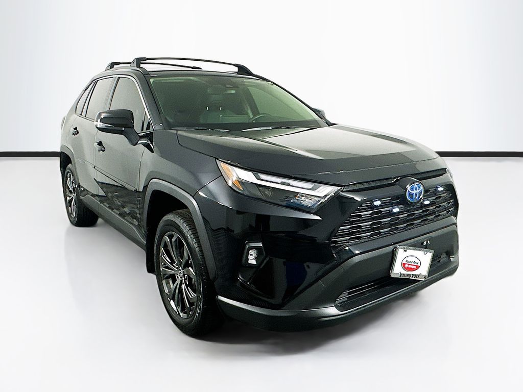 2024 Toyota RAV4 XLE Premium 3