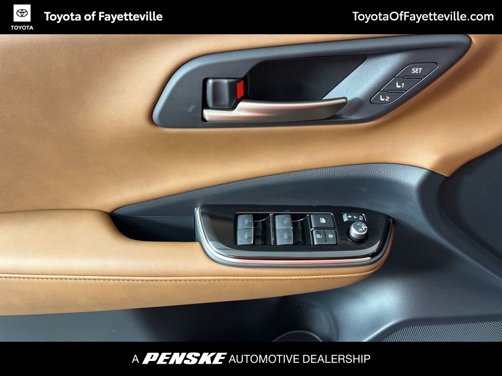 Thumbnail: 2025 Toyota Crown Signia - 28