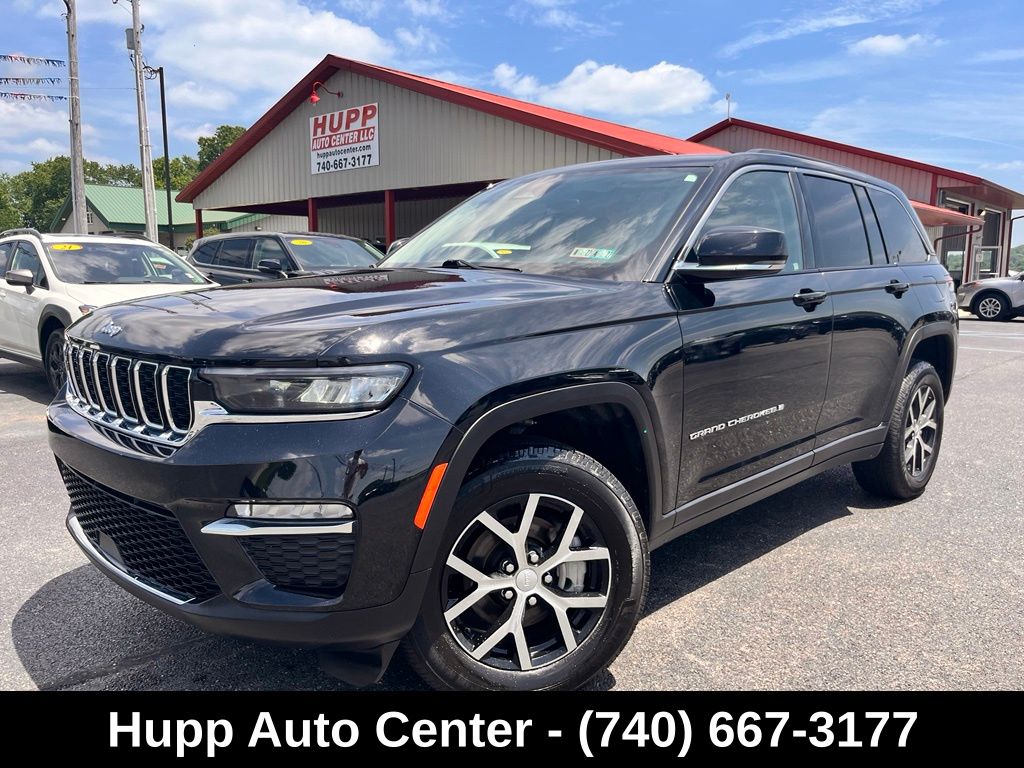 Diamond Black Crystal Pearlcoat 2023 Jeep Grand Cherokee SUV / Crossover Four-Wheel Drive 8-Speed Automatic