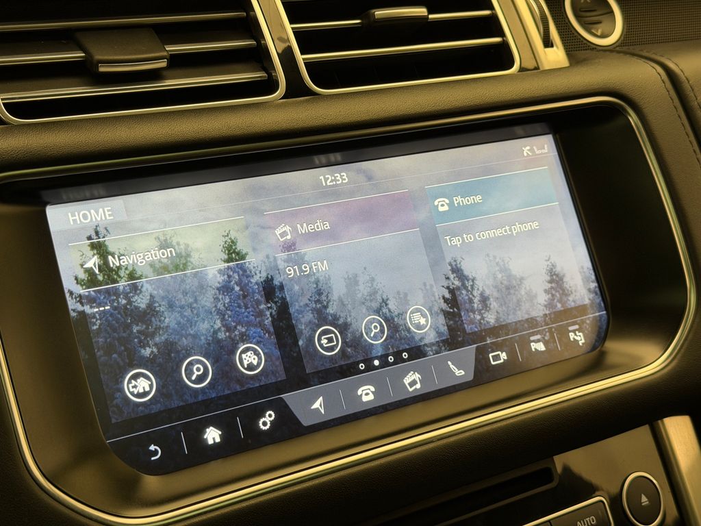 Thumbnail: 2017 Land Rover Range Rover - 28