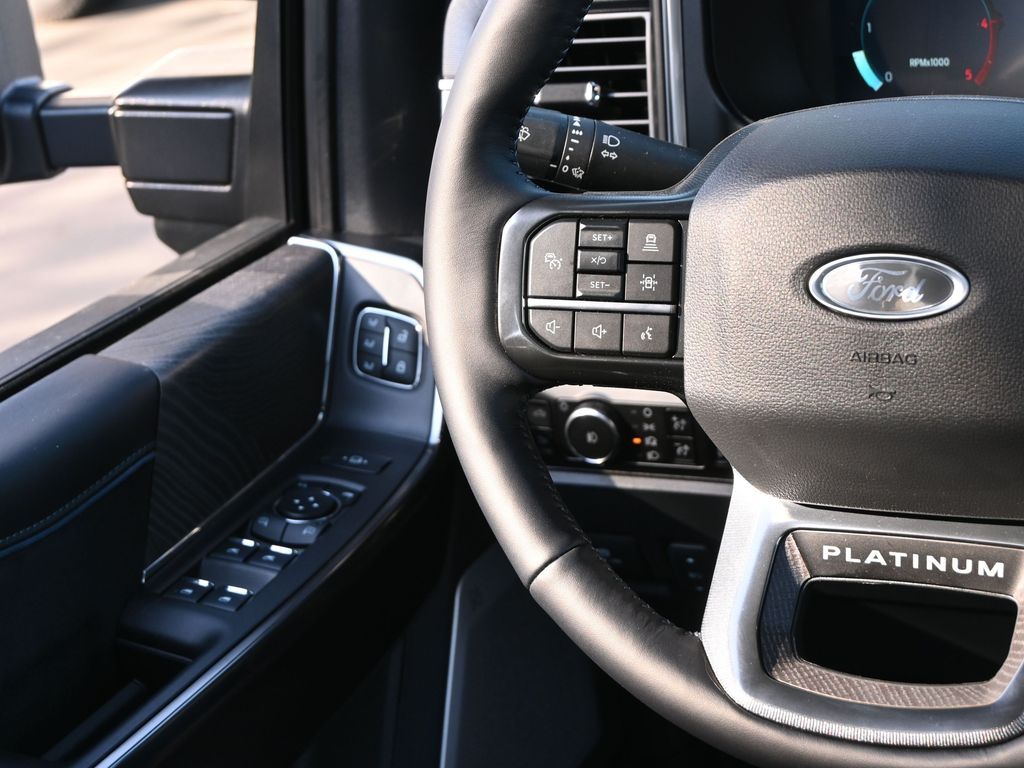 2025 Ford F-350 Super Duty Platinum