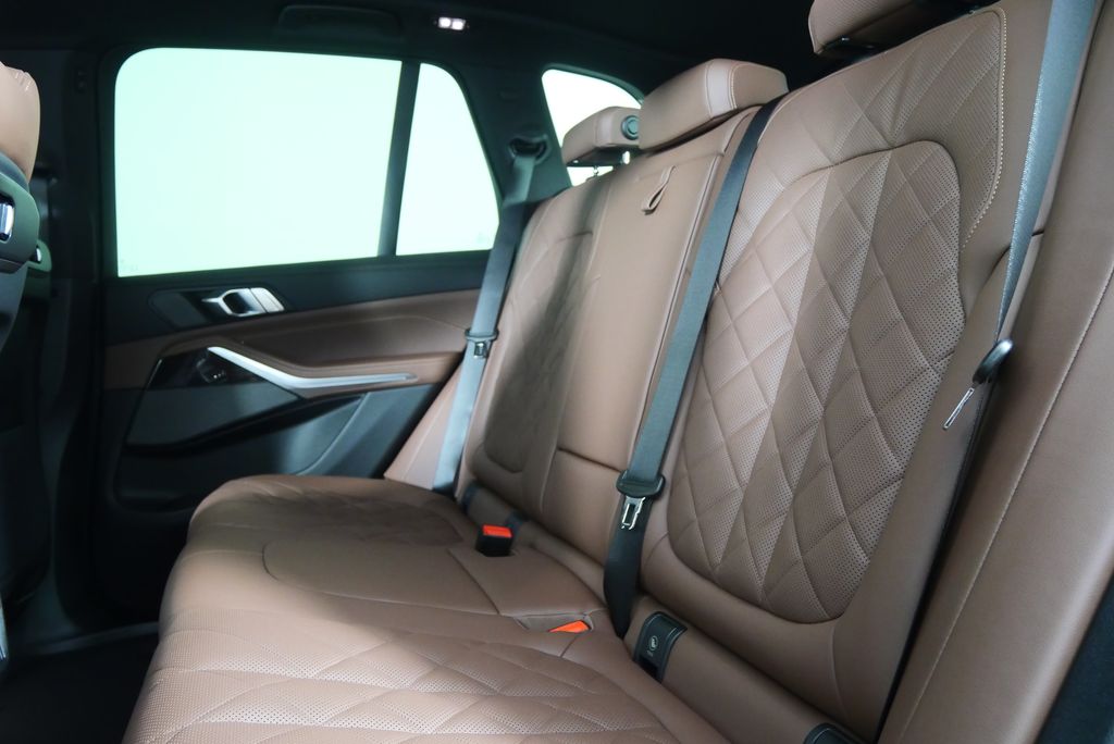 Thumbnail: 2026 BMW X5 - 15