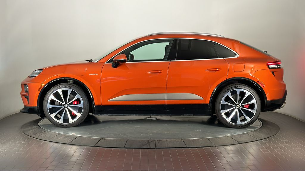 Thumbnail: 2024 Porsche Macan - 2