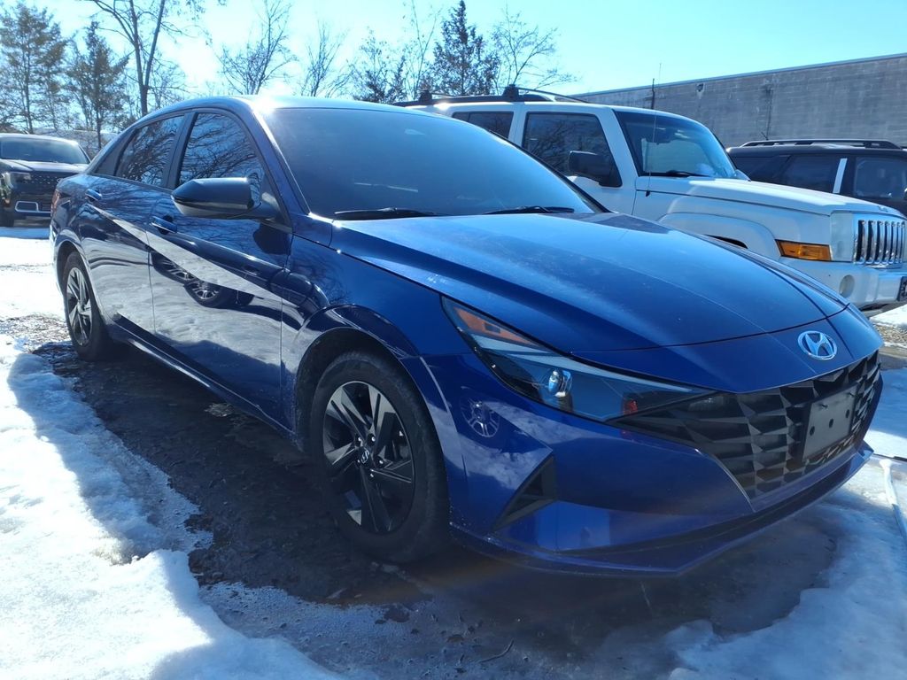 2022 Hyundai Elantra SEL FWD