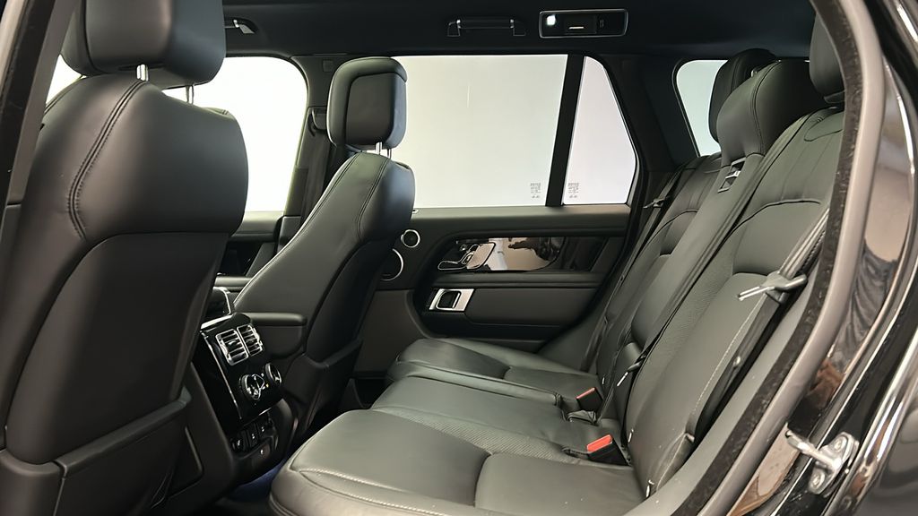 2021 Land Rover Range Rover Westminster 24