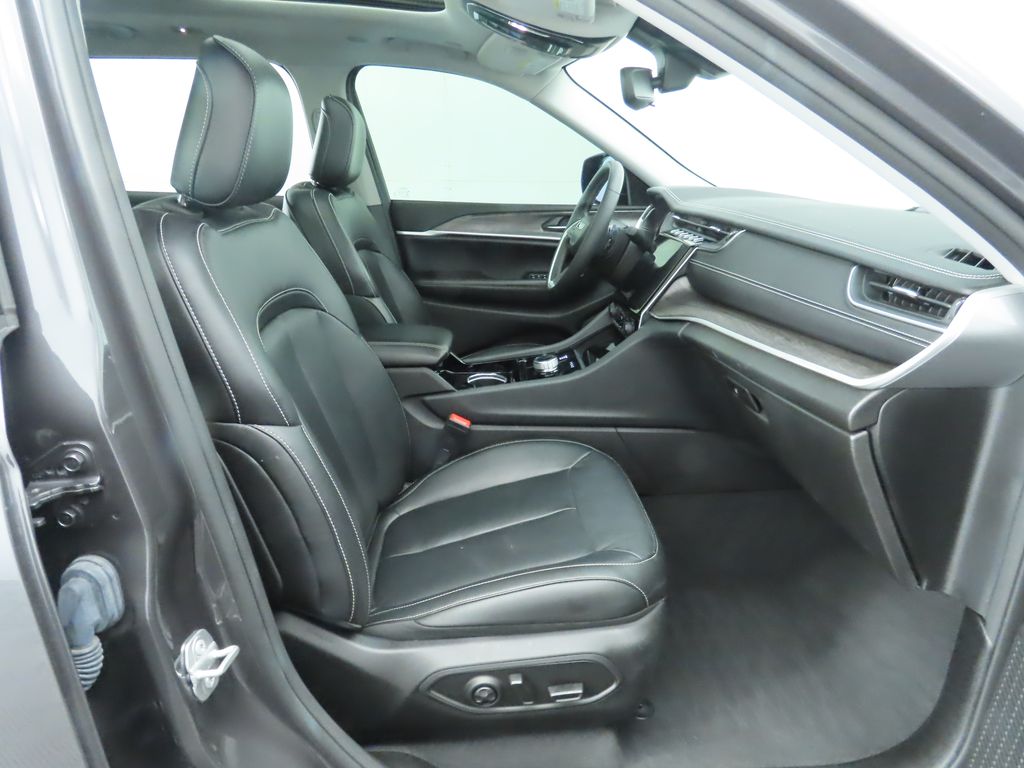2023 Jeep Grand Cherokee L Limited Edition 21