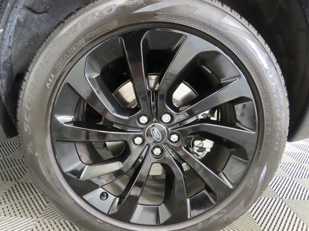 Thumbnail: 2025 Land Rover Discovery Sport - 31