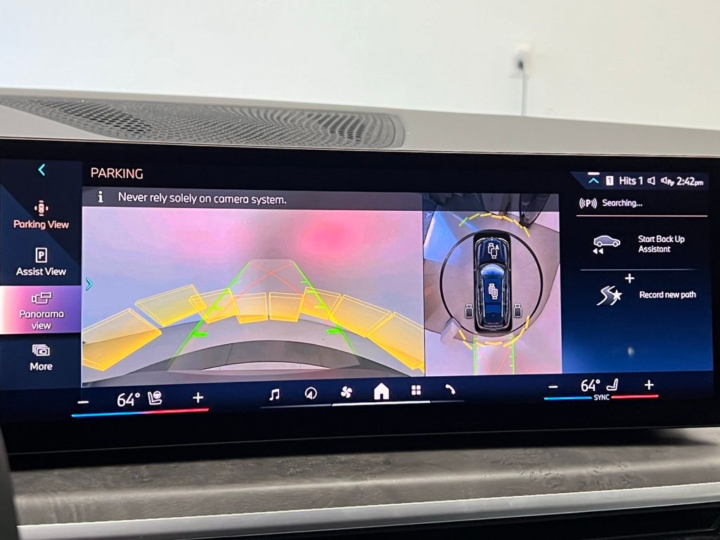 Thumbnail: 2024 BMW X7 - 16