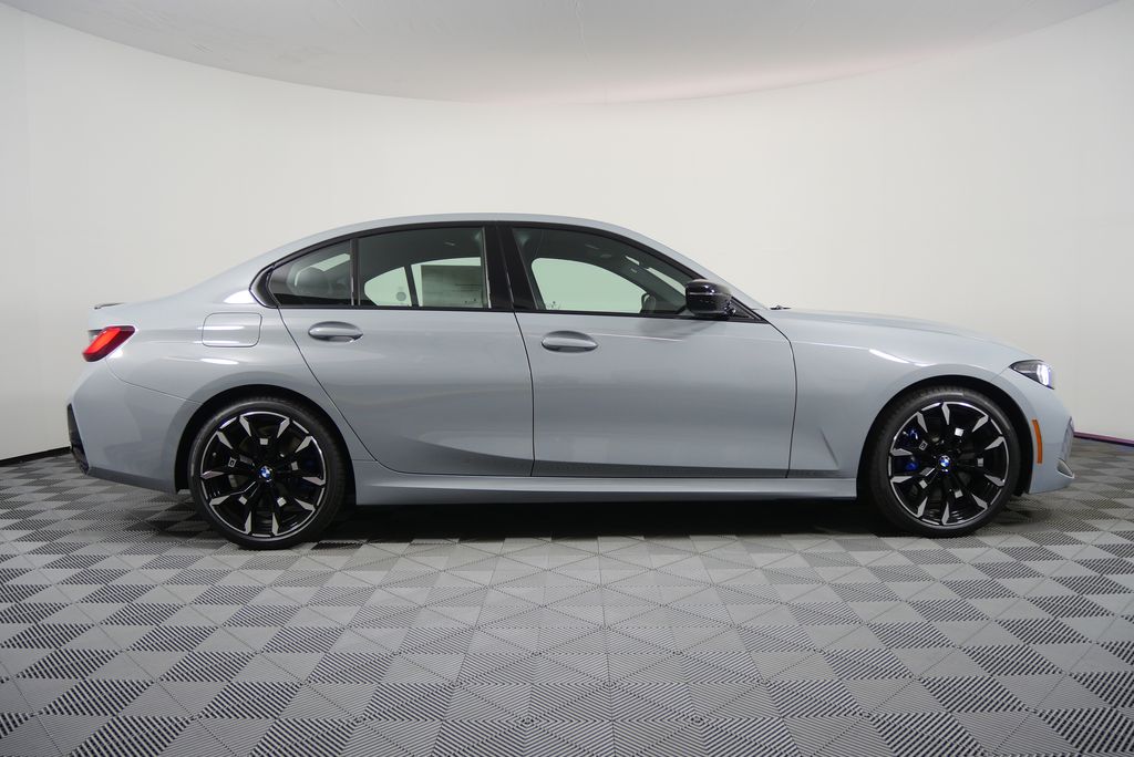 Thumbnail: 2026 BMW 3 Series - 2