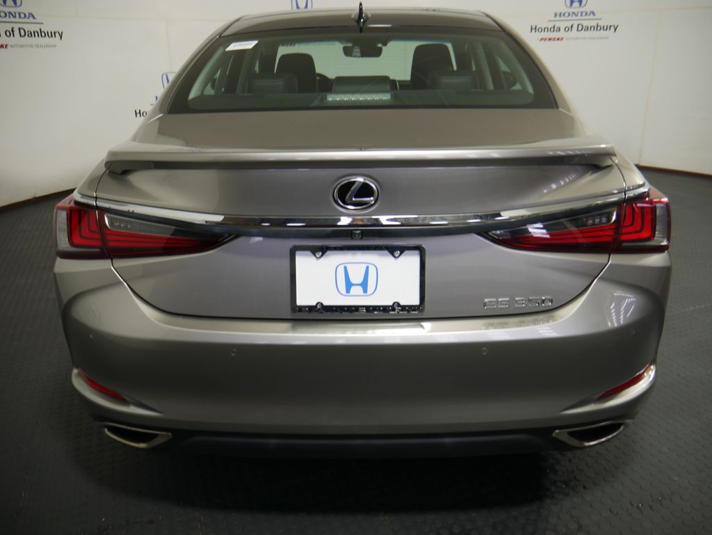 Thumbnail: 2021 Lexus ES - 10