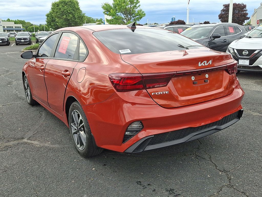 Thumbnail: 2023 Kia Forte - 4