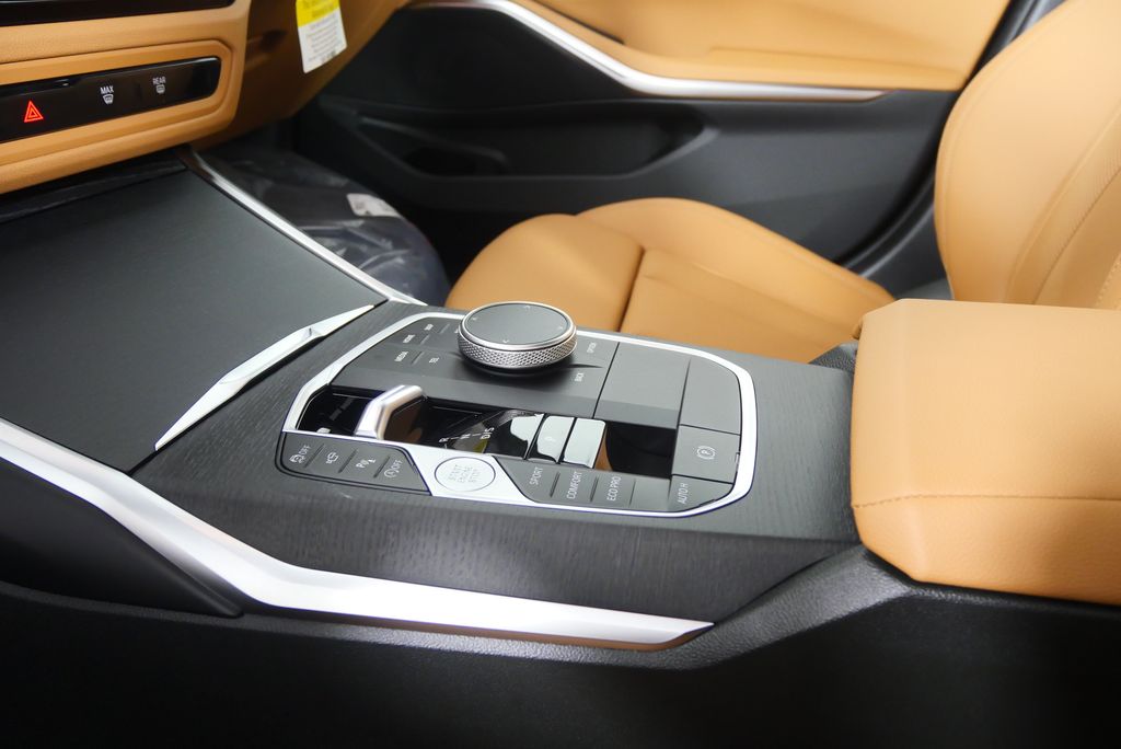 Thumbnail: 2026 BMW 3 Series - 21