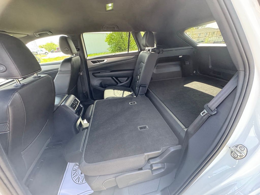 Used 2025 Volkswagen Atlas Cross Sport SUV