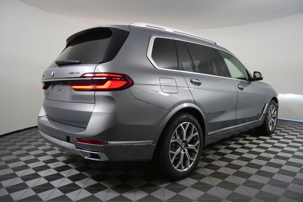 Thumbnail: 2026 BMW X7 - 3