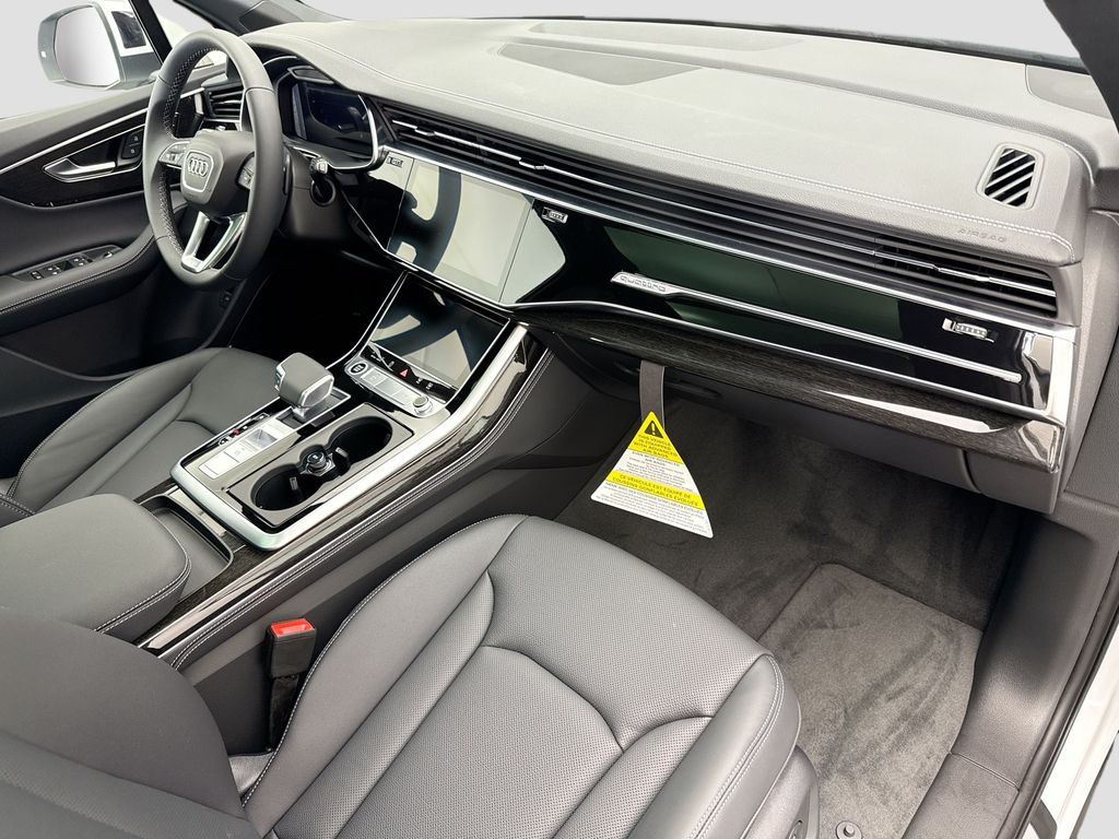Thumbnail: 2026 Audi Q7 - 17