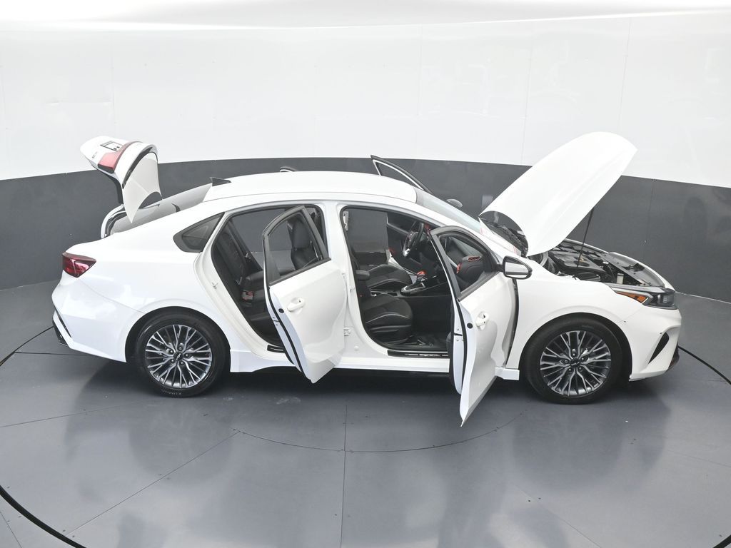 Used 2024 Snow White Pearl Kia GT-Line image 68