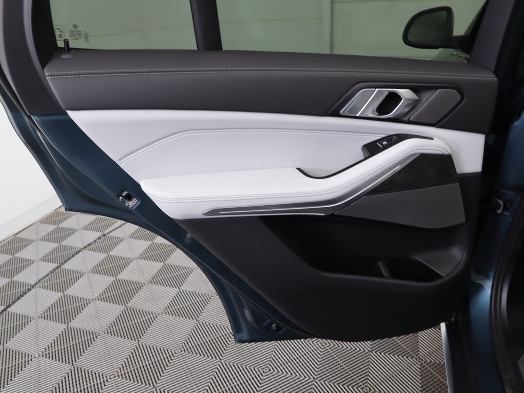 Thumbnail: 2026 BMW X5 - 27