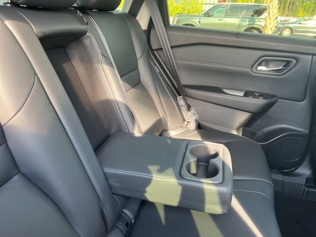 2025 Gun Metallic Nissan Rogue SL FWD SUV