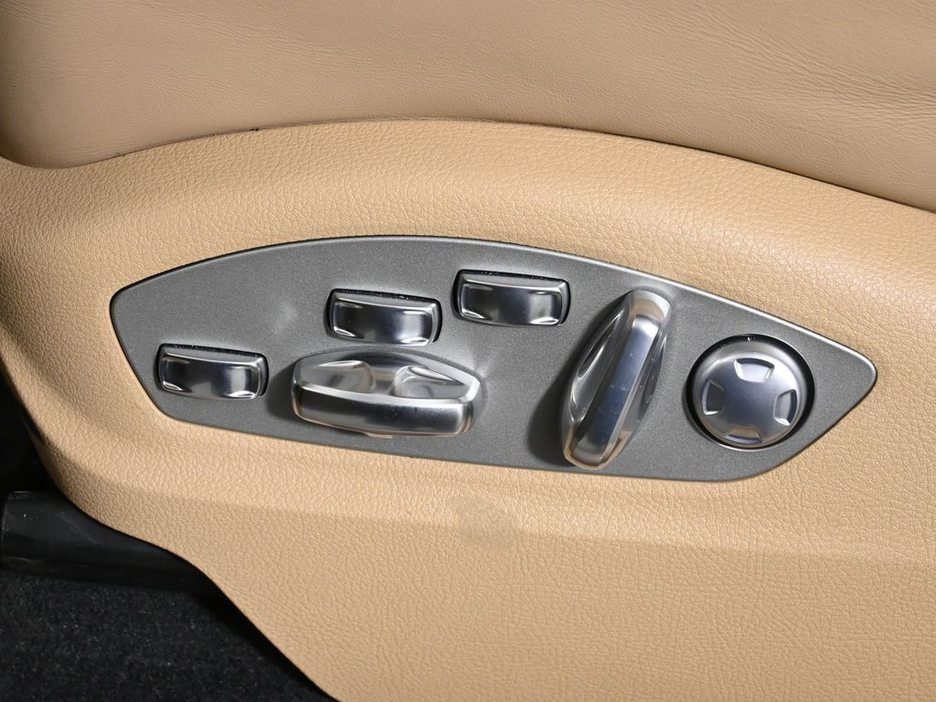 Thumbnail: 2025 Porsche Macan - 29