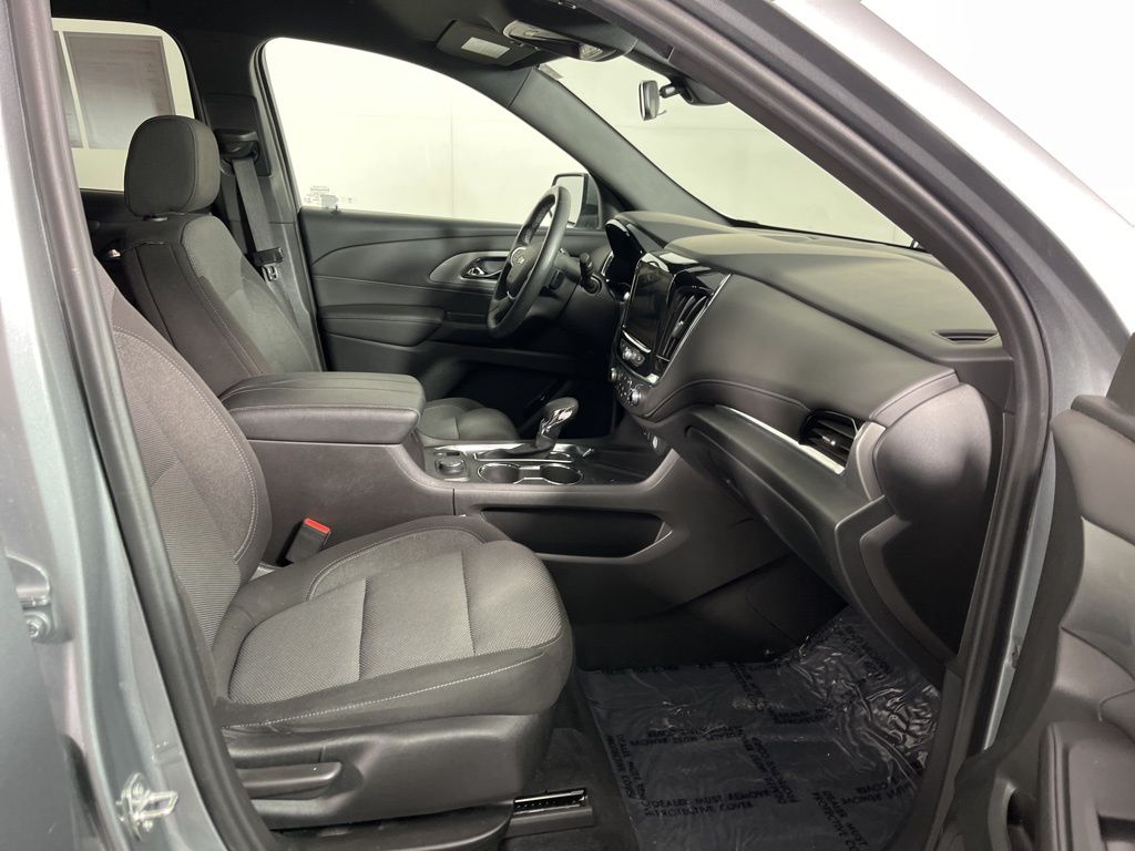 Thumbnail: 2023 Chevrolet Traverse - 6