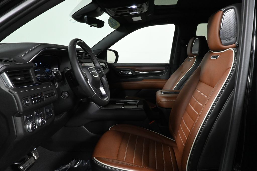 2024 GMC Yukon Denali Ultimate 3