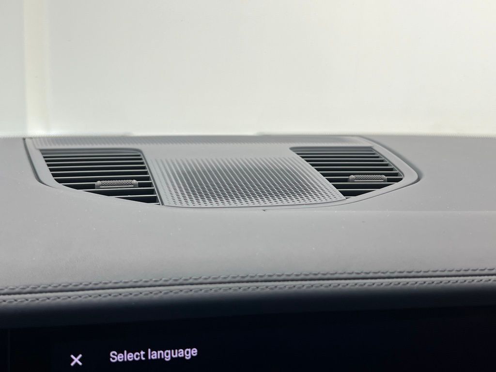 Thumbnail: 2026 Porsche Panamera - 12