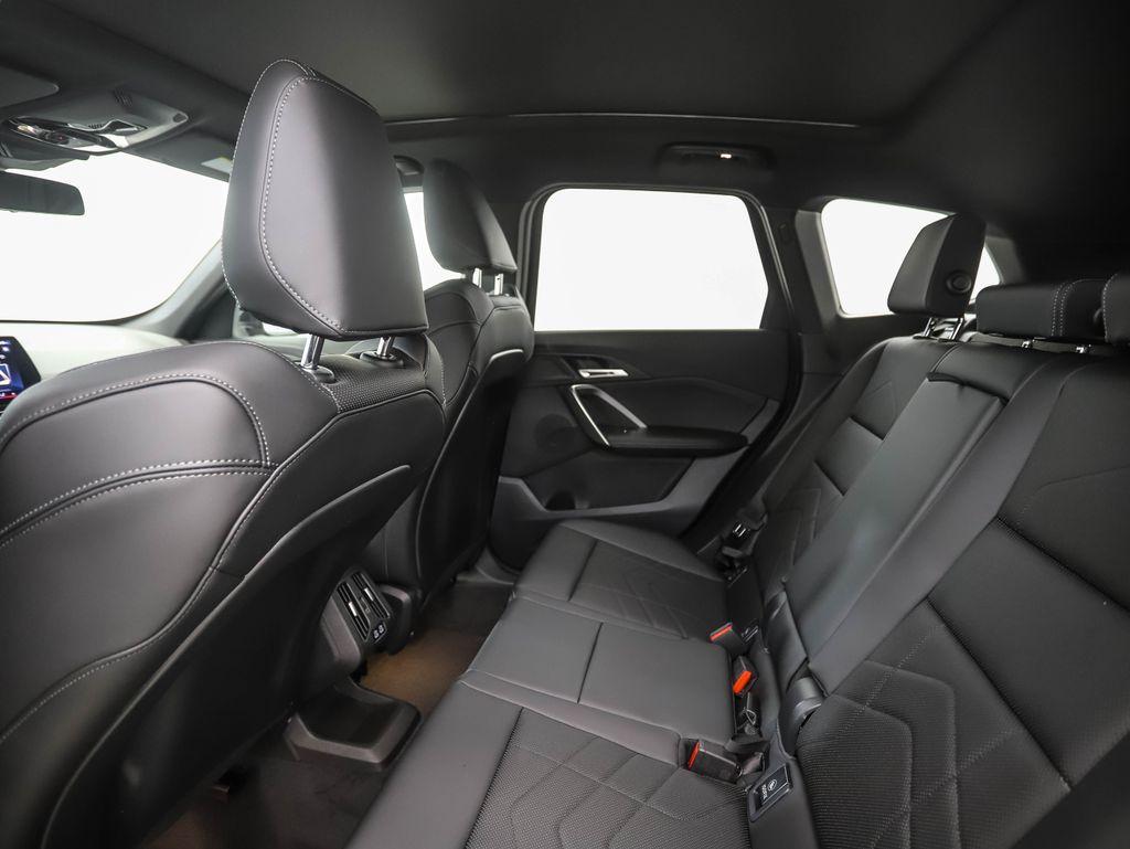 2025 BMW X1 xDrive28i 19