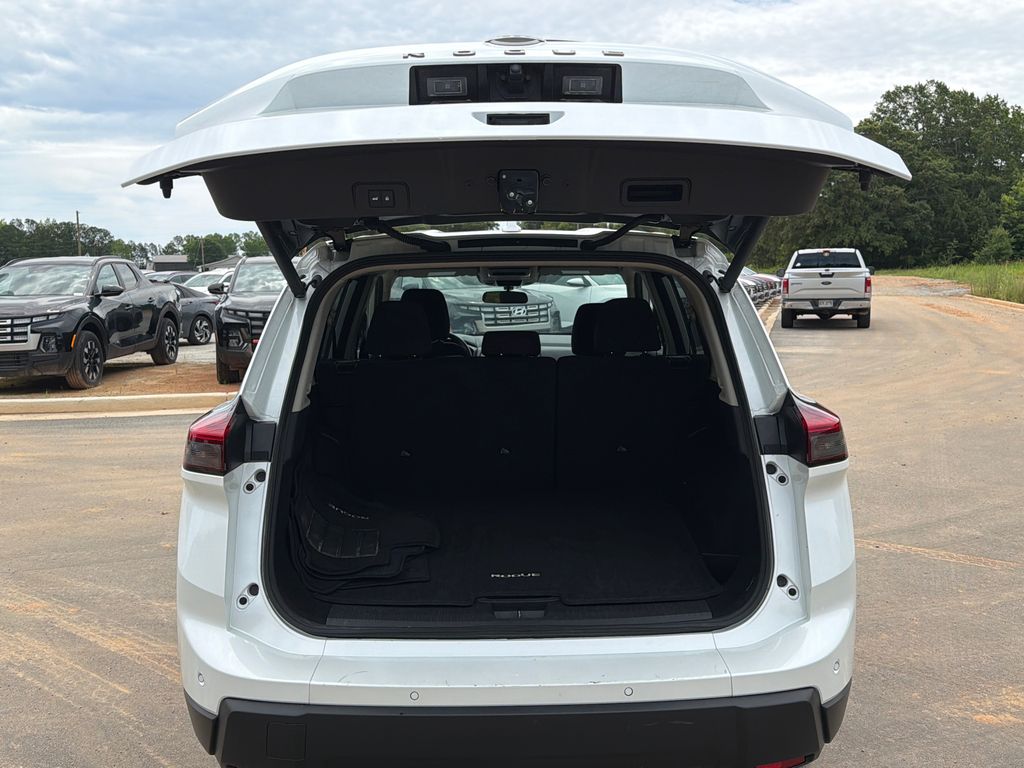 Used 2025 White Nissan SV image 18