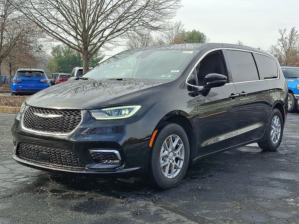 New 2026 Chrysler Pacifica Van
