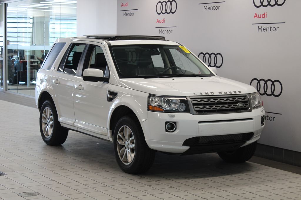 Thumbnail: 2014 Land Rover LR2 - 8