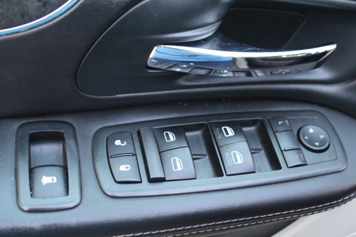 Used Car 2013 Chrysler Town & Country  Sports Van Touring Front Wheel Drive For Sale Under $10,000 In Georgetown, Texas