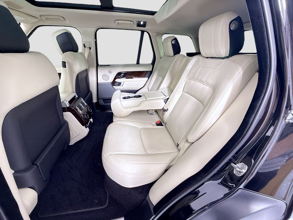 Thumbnail: 2020 Land Rover Range Rover - 22