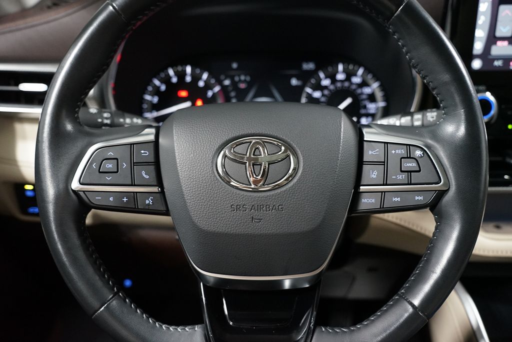 Thumbnail: 2021 Toyota Highlander - 12