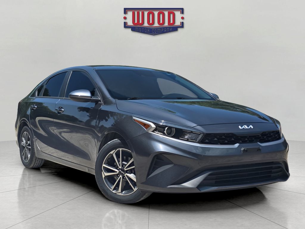  2023 Kia Forte LXS FWD   