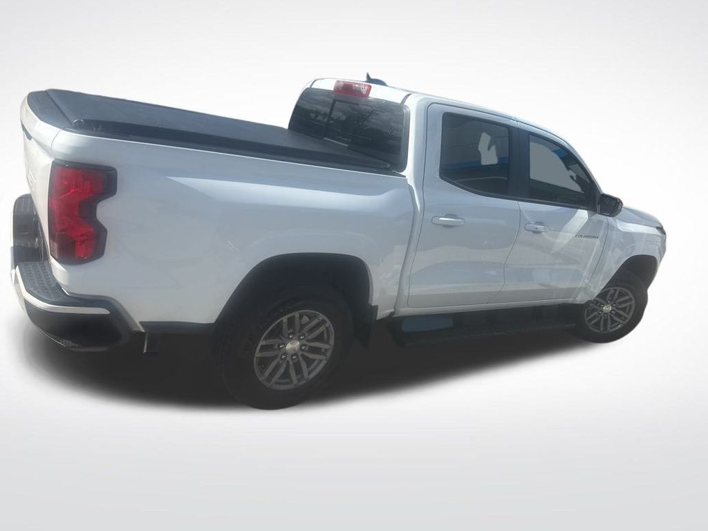 2024 Chevrolet Colorado LT 2