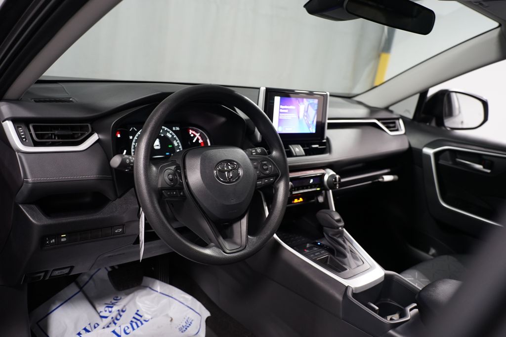 Thumbnail: 2025 Toyota RAV4 - 11