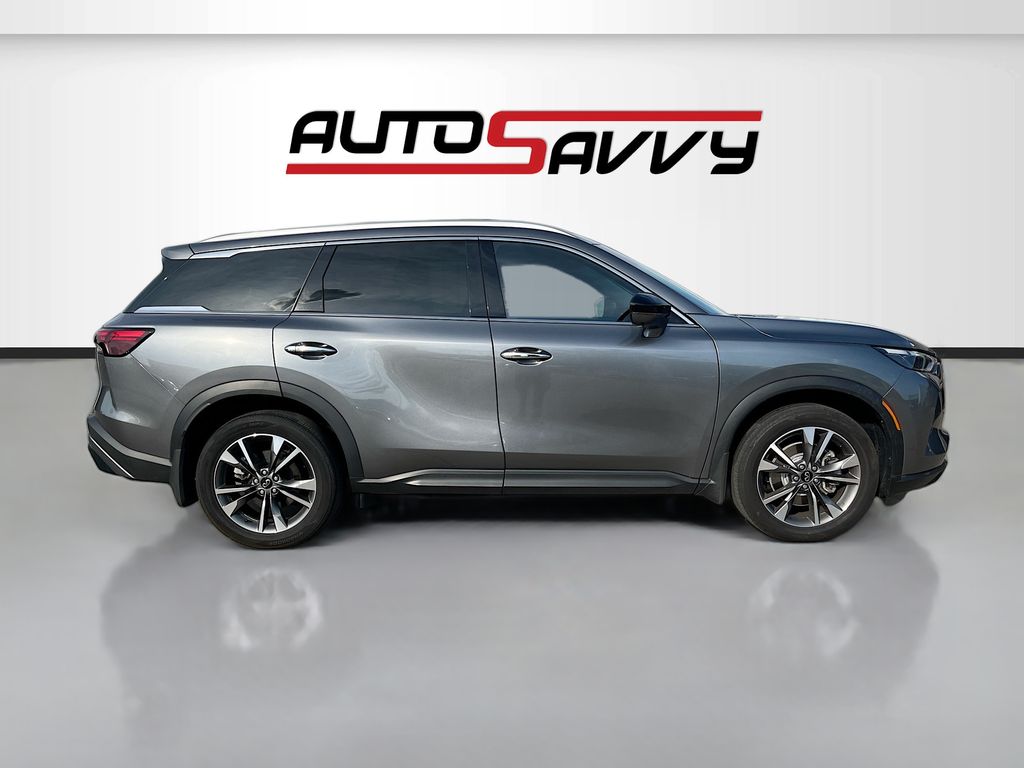 Used 2025 Gray INFINITI LUXE image 8