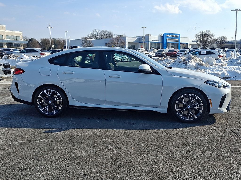 Thumbnail: 2025 BMW 2 Series - 7