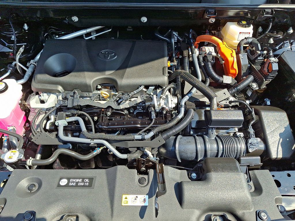 2023 Toyota RAV4 SE 28