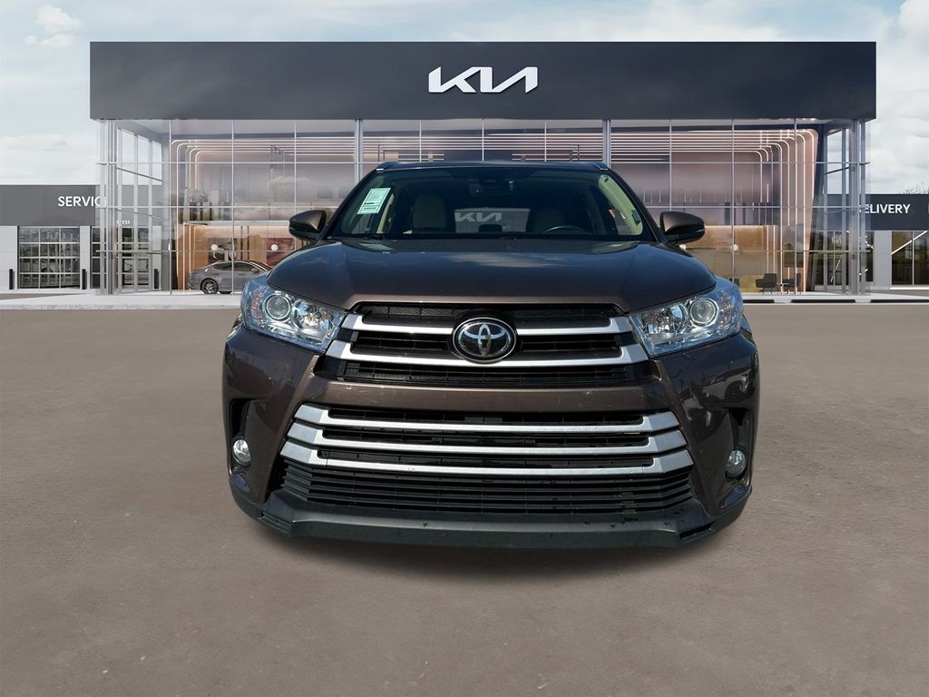 2017 Toyota Highlander XLE 8